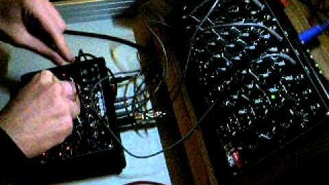 MFB Microzwerg Half-Modular Analog Synthesizer vs MFB Urzwerg Analog Sequencer