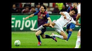 Lionel Messi Never Dives - He Just Keeps Playing Football ● The King of Fairpl