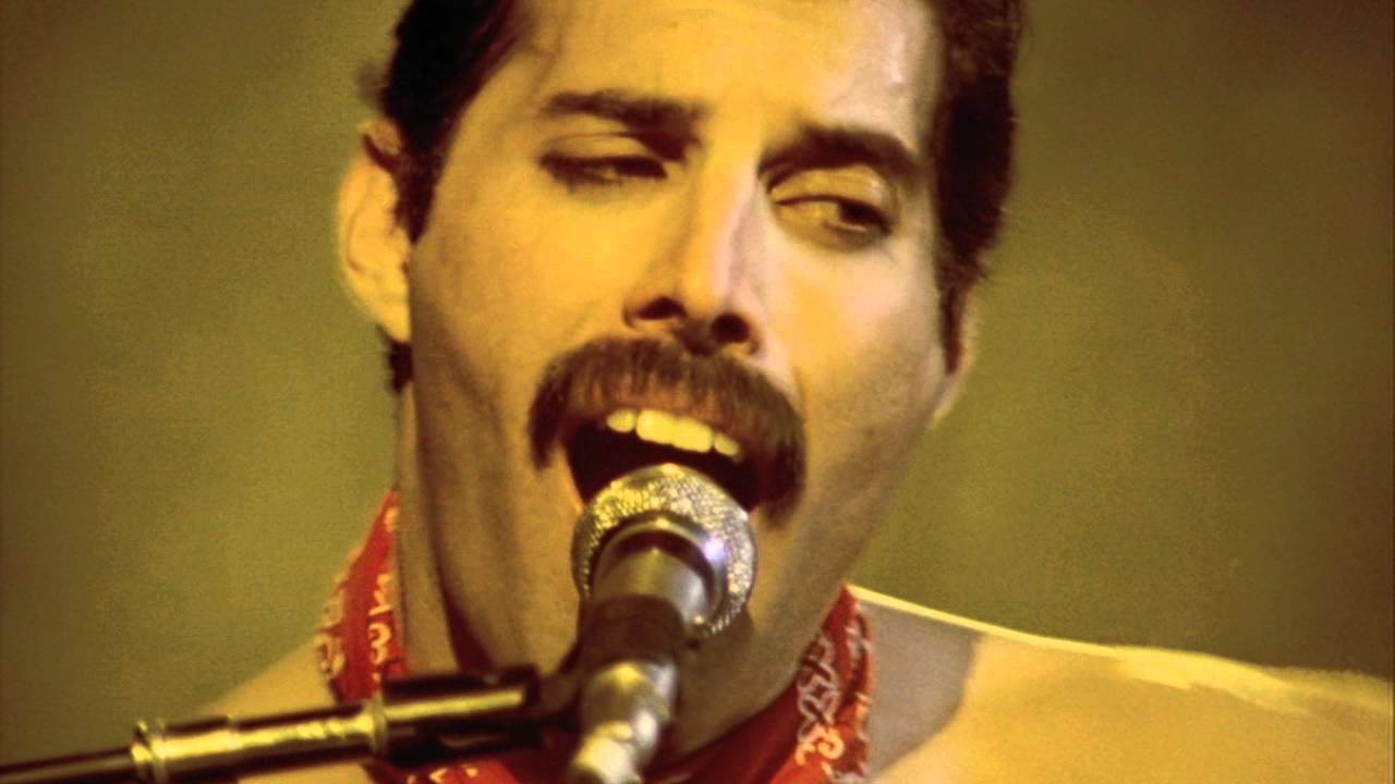 Queen We Will Rock You + We Are The Champions ( Queen Rock Montreal