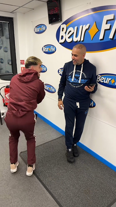 Khasani  Wo bilal sghir شاب بلال يشطح مع خلاني تشبع ضحك😂❤️❤️