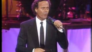 Julio Iglesias Me Va, Me Va Live In Spain chords