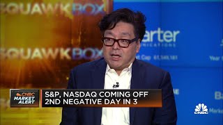 Inflation is on a glide path towards sub-2% by the middle of next year, says Fundstrat's Tom Lee