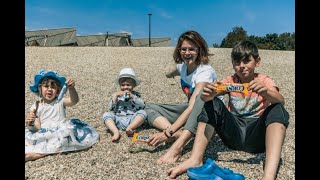 Corny Družinska Dogodivščina - Cool Fotr In Cool Mamacita