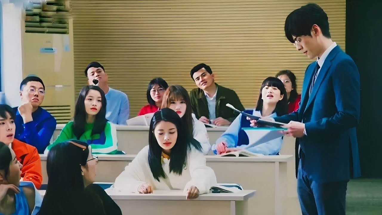 A poor Girl suddenly meets handsome young teacher Drama explained in Nepali Raat ki Rani