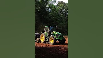 Fall Food Plots at Realtree Farms #realtree #realtreeroadtrips #1stproducts #johndeere #sunsouth