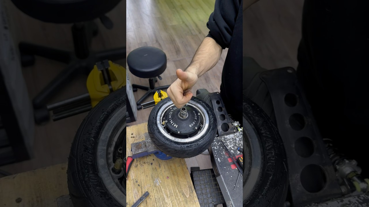 How to Change Electric Scooter Tire in 1 minute 👨🏻‍🔧🛴🤩 