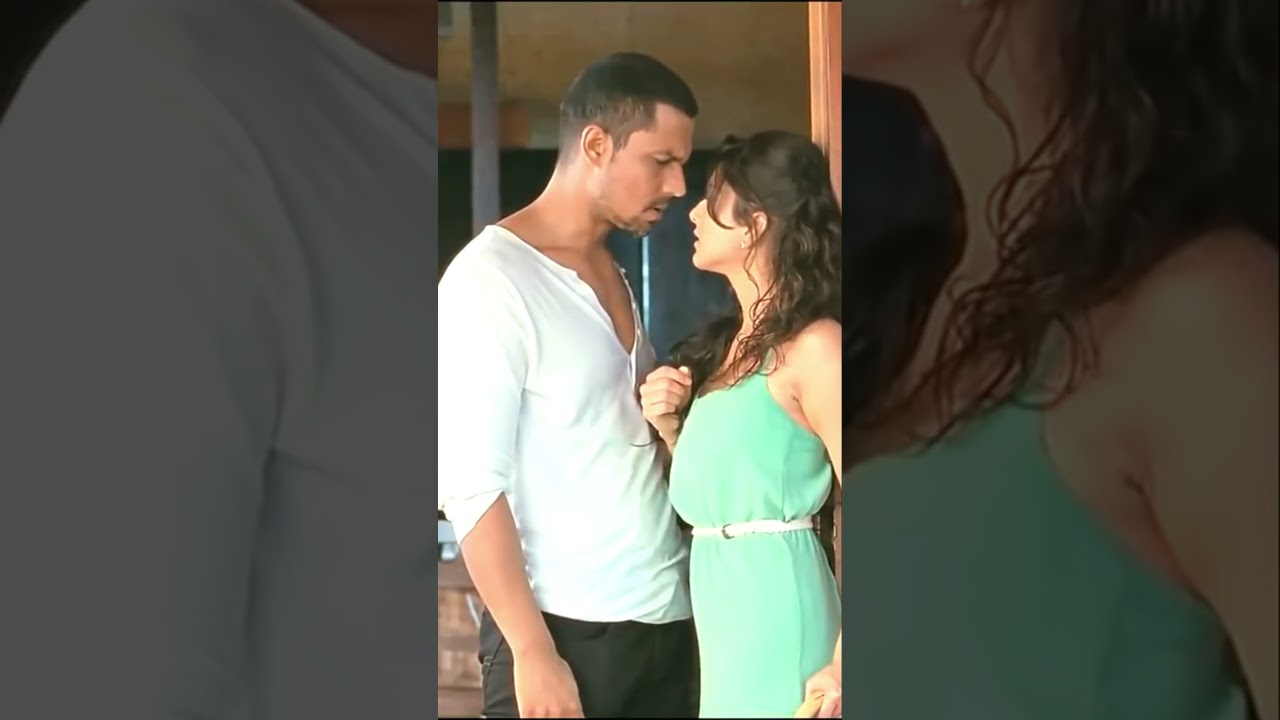 Sunny Leone Hot kissing seen
