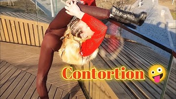 R Flexible Gymnast in the Street. Oversplits Training. Flexiblenia