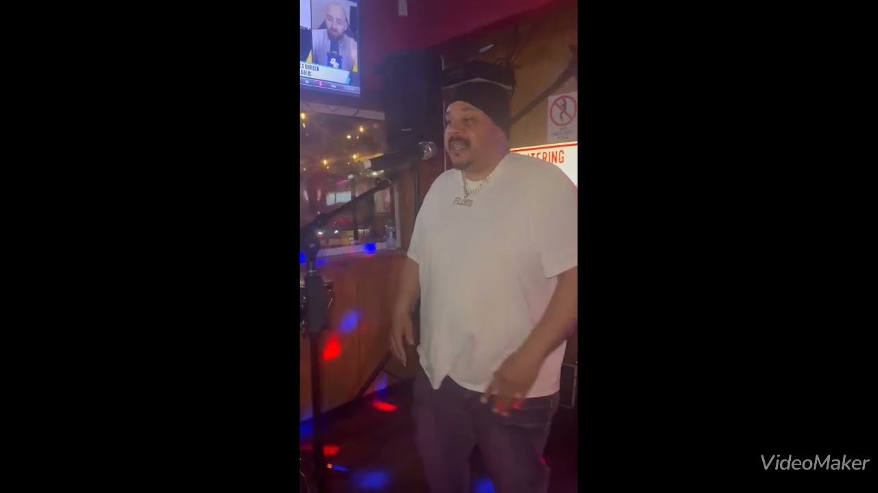 Fl0$$ Da B0$$ doing an open mic 🎤 @thefirehousebar&grill in St. Louis Mo! 