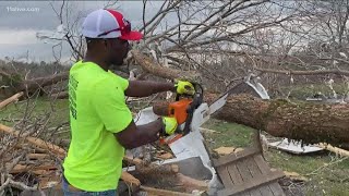 Smokey Road takes the brunt of Newnan tornado damage; neighbors come together
