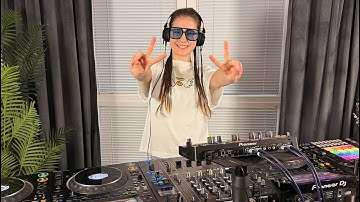 DJ Gabi – Weekly Electronic Journey: Melodic Techno & Progressive House | Episode 01 🎧🔥✨