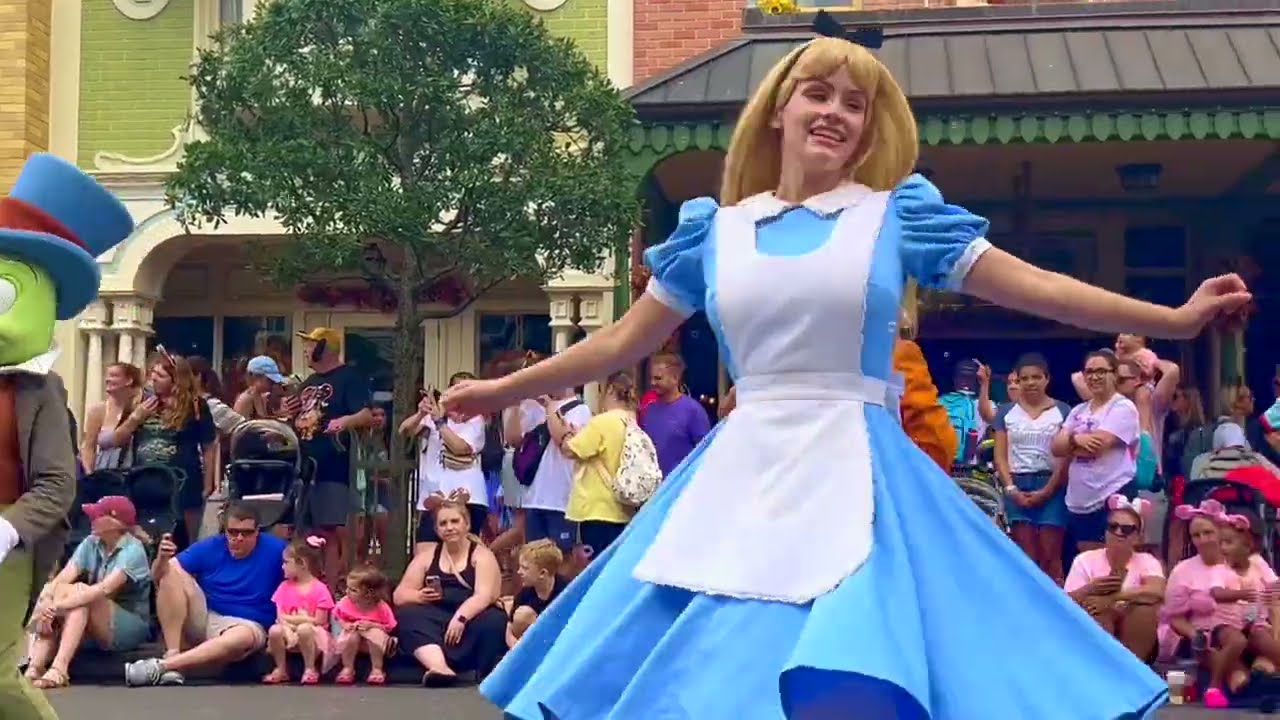 Disney's Festival of Fantasy Parade - Magic Kingdom 