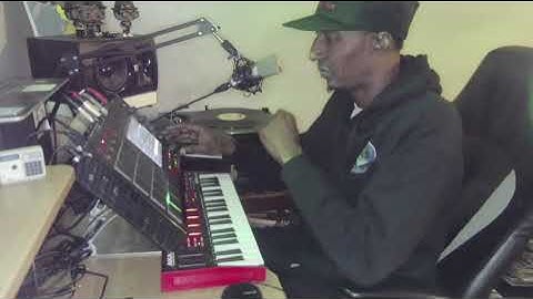 Making A  Boom Bap  Sample beat on MPC Live 3.0 MPK 37 KEY