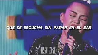 Miley Cyrus - Nothing Breaks Like A Heart: The Graham Norton Show Live | Letra en Español