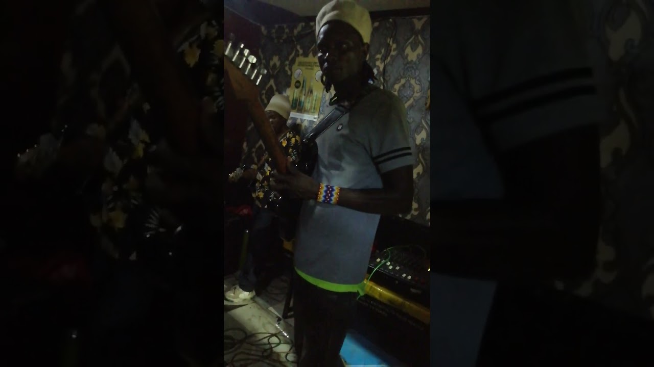 Kilinga - mulutu Boyz at mutongoi Huruma. 