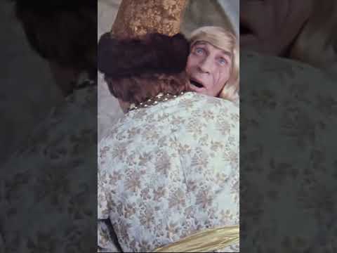 Маленький сувенир #shorts // Иван Васильевич меняет профессию, 1973 г.