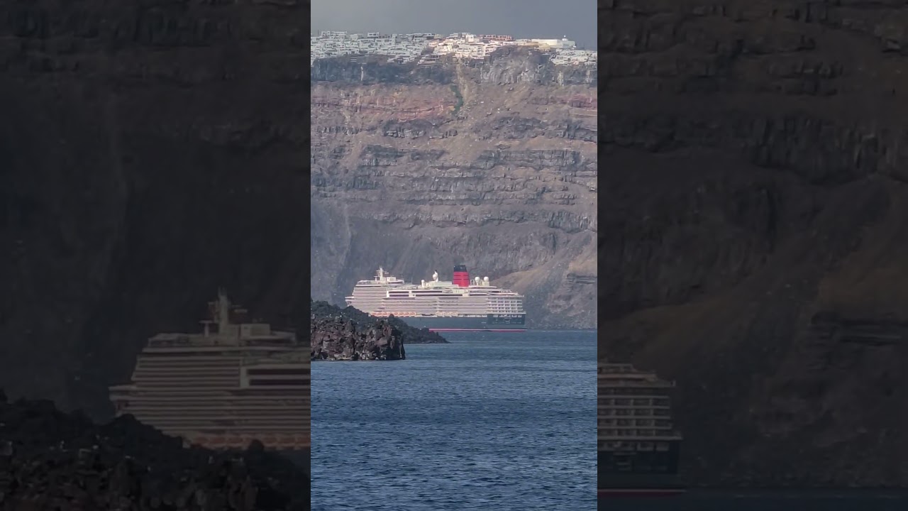 ❄️ Chilly weather, stunning views & 4 giant cruise ships anchored at Santorini! 🇬🇷#santorini #travel