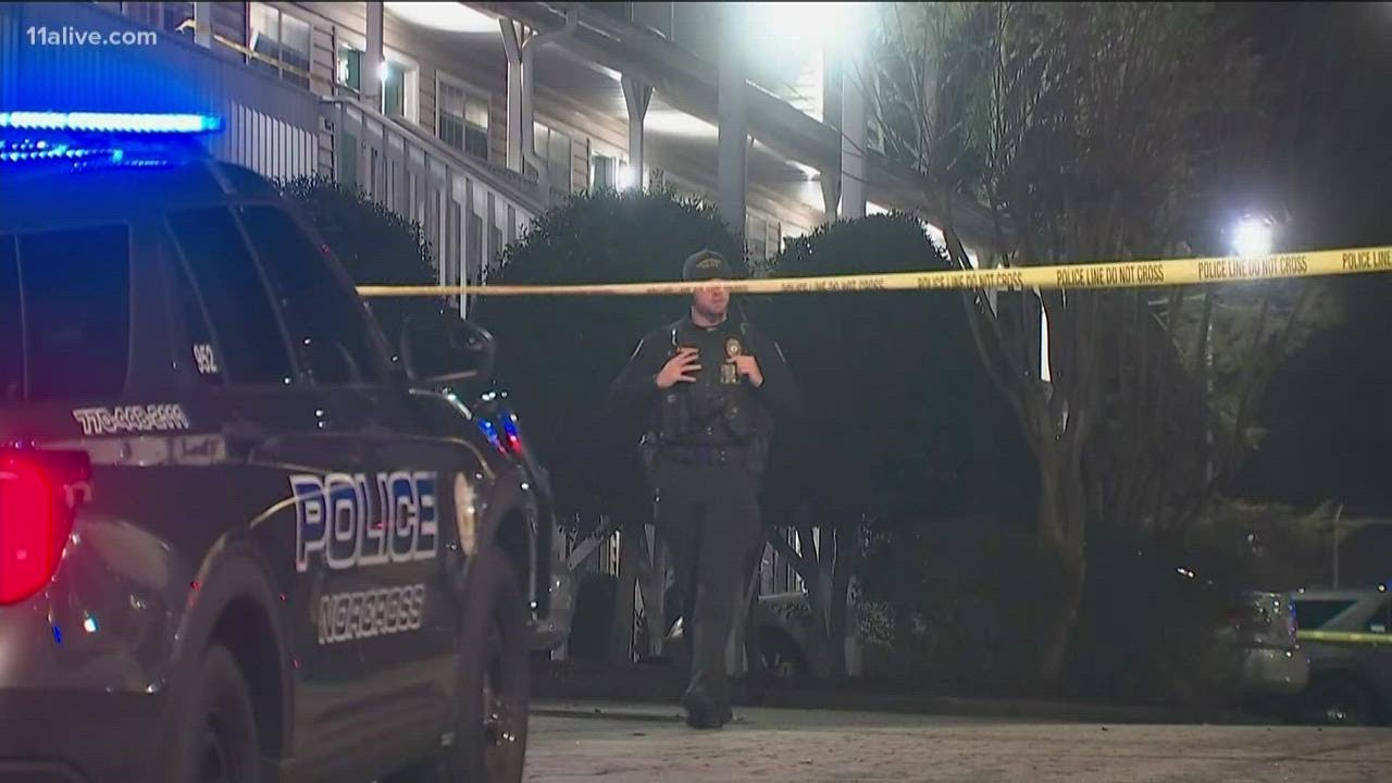 GBI on scene of deadly shooting at Norcross hotel - YouTube