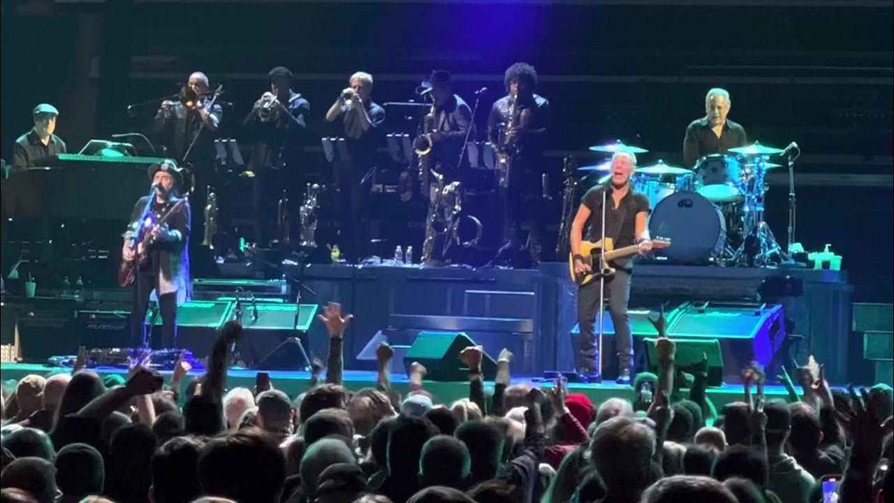 Bruce Springsteen Trapped, Seattle WA, 2/27/2023 Live YouTube
