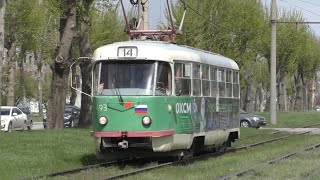 Одна из самых старых Tatra T3SU в Екатеринбурге следует по маршруту №14 через остановку 1-й километр