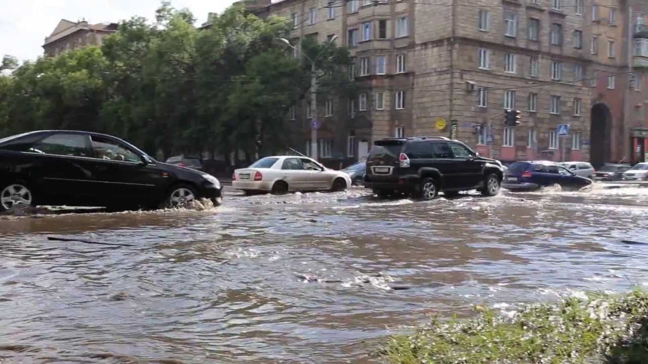 Кемеровская область наводнение. Потоп в Новокузнецке 2004. Наводнение в Новокузнецке 2004 год. Наводнение в Новокузнецке 1977. Наводнение Кемерово 2004.