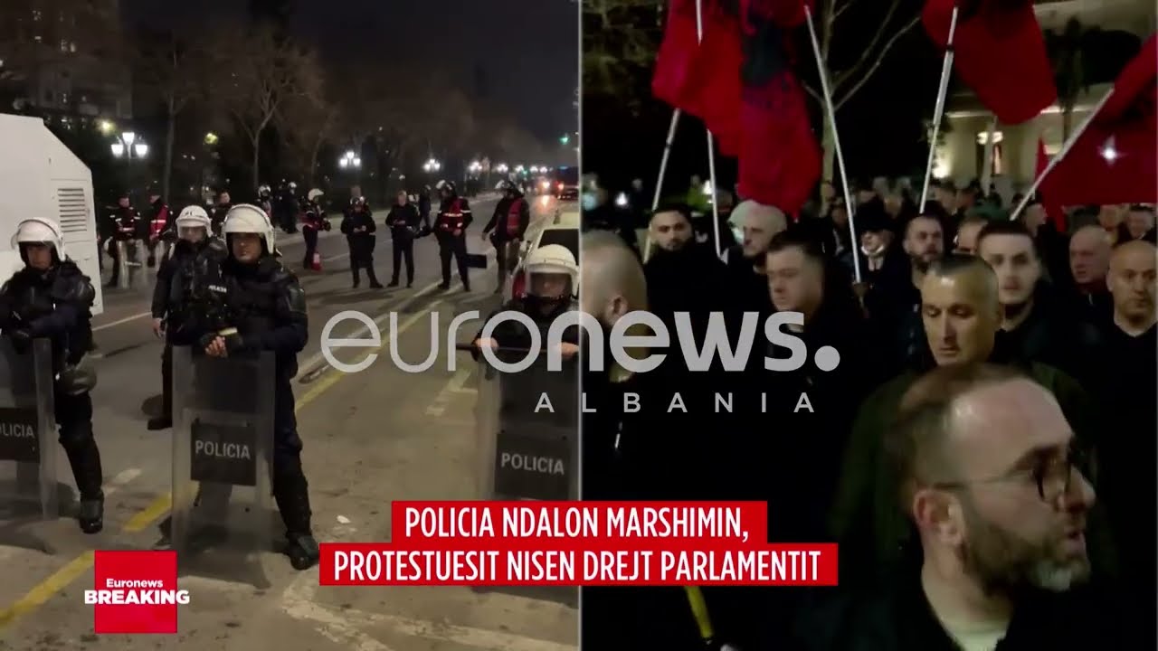 Policia reagon ndaj protestuesve! Vazhdon kordoni për bllokimin e rrugës!Gazetarja Mema ndan detajet