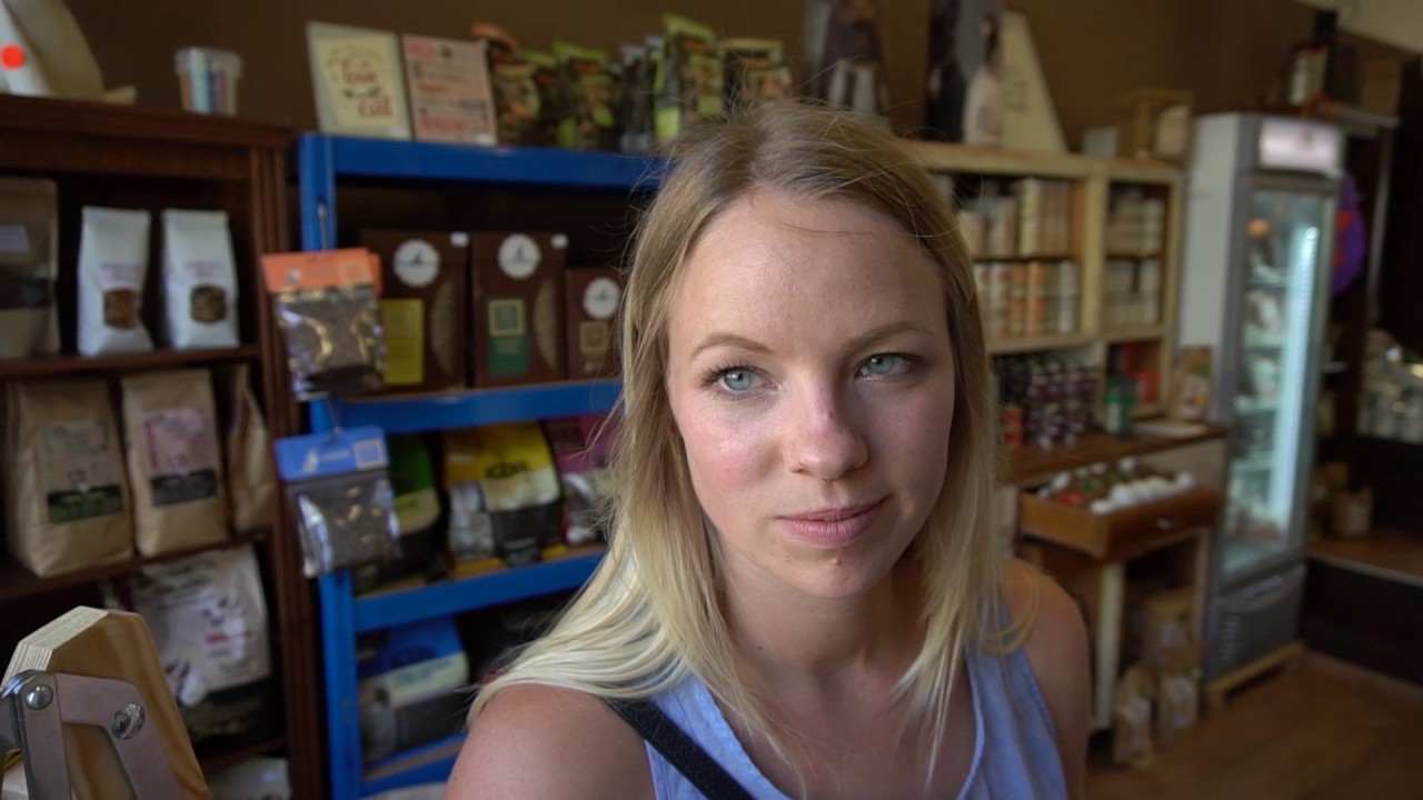 automobile insurance 20170624 Jeanne Dreh Halsbänder Gewinnspiel Sina Zimmerman Jeanne Herzog Sven Herzog