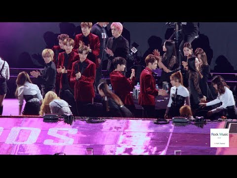 NCT 127 and Red Velvet congratulating MOMOLAND on winning the Bonsang award @01/15/19