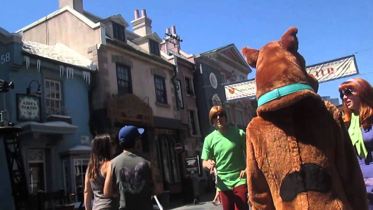 scooby doo at univearls studios spongbob shellabration - YouTube