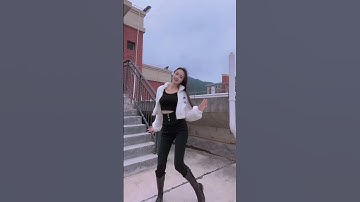 跳完这支舞 老妹就要回村了～#火辣辣的老妹#零基础学舞