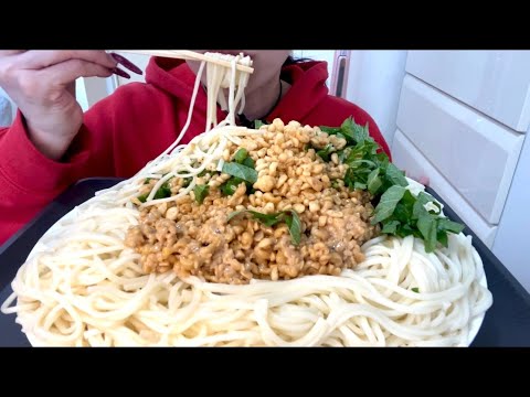 【ASMR、咀嚼音】Deliciously Sticky and Slimy Fine White Noodles！オクラ納豆のねばねば冷やし素麺！