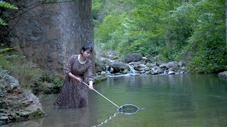 There are countless crabs and shrimps, in the crystal clear creeks清澈見底的小河溝，螃蟹和蝦多得數不過來 ▎Lizhangliu