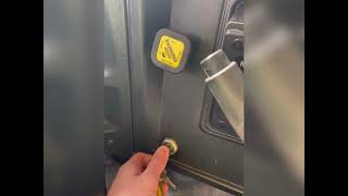 46 - 2006 IC CE 300 (DT466E) School Bus - Start Up