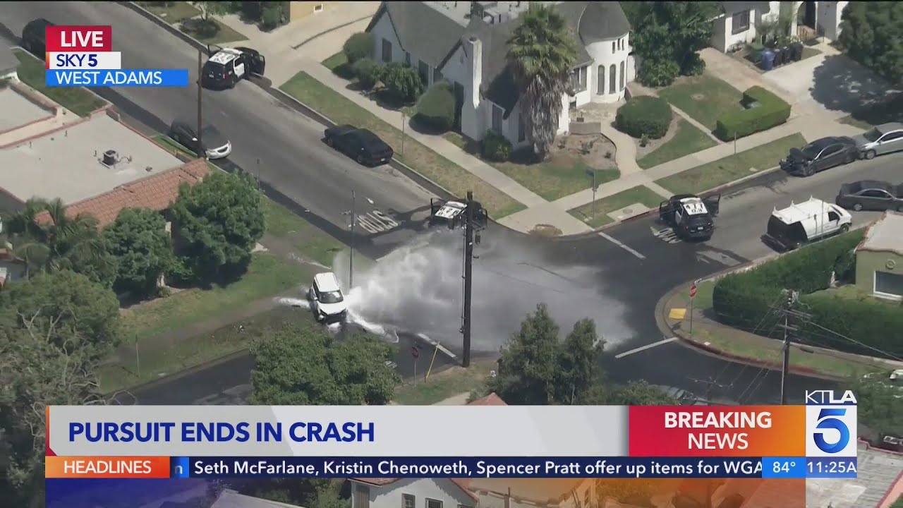Police chase ends with a crash in South Los Angeles - YouTube