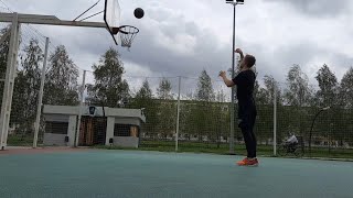 Стал баскетболистом на 30 дней. Учусь играть в баскетбол.