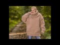 スーパーターニャによるハンドメイドベージュタートルネックモヘアセーター