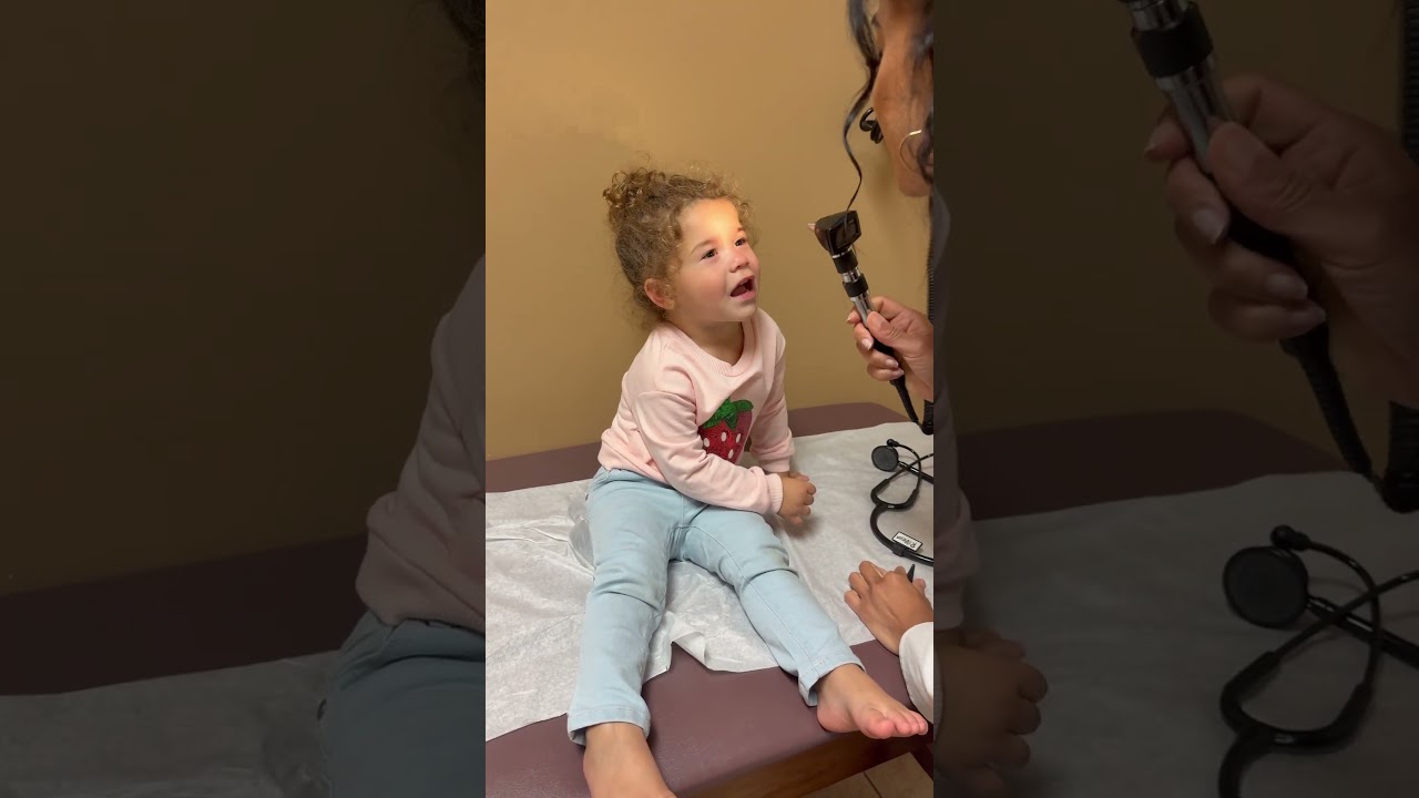 Врач сказал, что у нее ушная инфекция 💔 