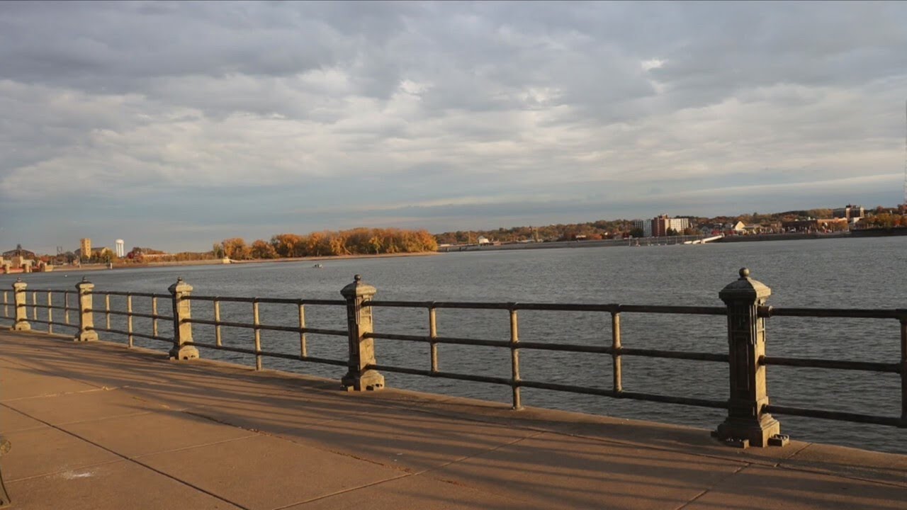 Woman's body found in Mississippi River - YouTube