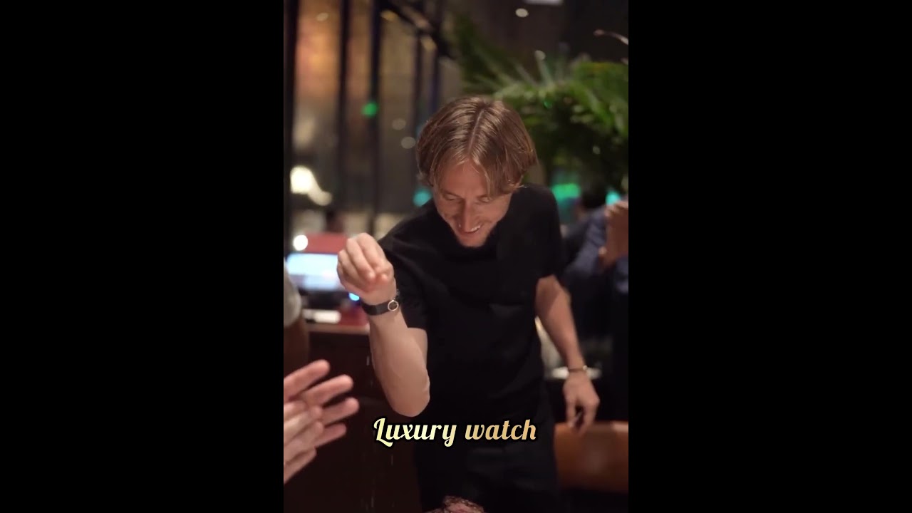 Do all these celebrities respect Salt Bae? Rate Conor McGregor’s watch 1-10! 