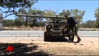 Raw Video Rebels Battle Libyan Forces