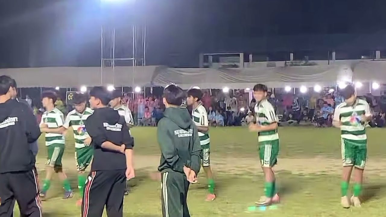 [24/2/69] : น้องๆ หมอนทองวิทยาลงวอร์มข้างสนาม จังหวัด สระบุรี (เศษคลิป)