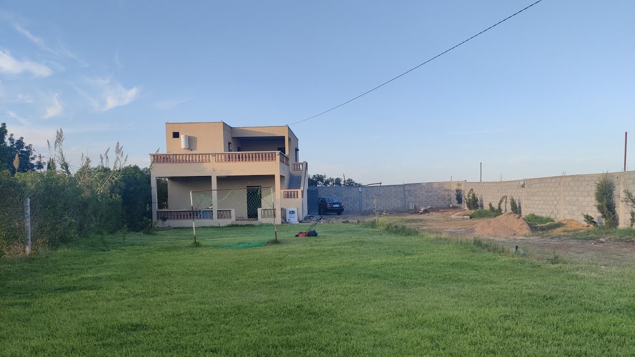 عشاق البادية فيلا 🏡 رائعة للبيع مع أرض محفظة فيها الأشجار 🌲 والبير والكهرباء بدكالة بتمن مناسب 