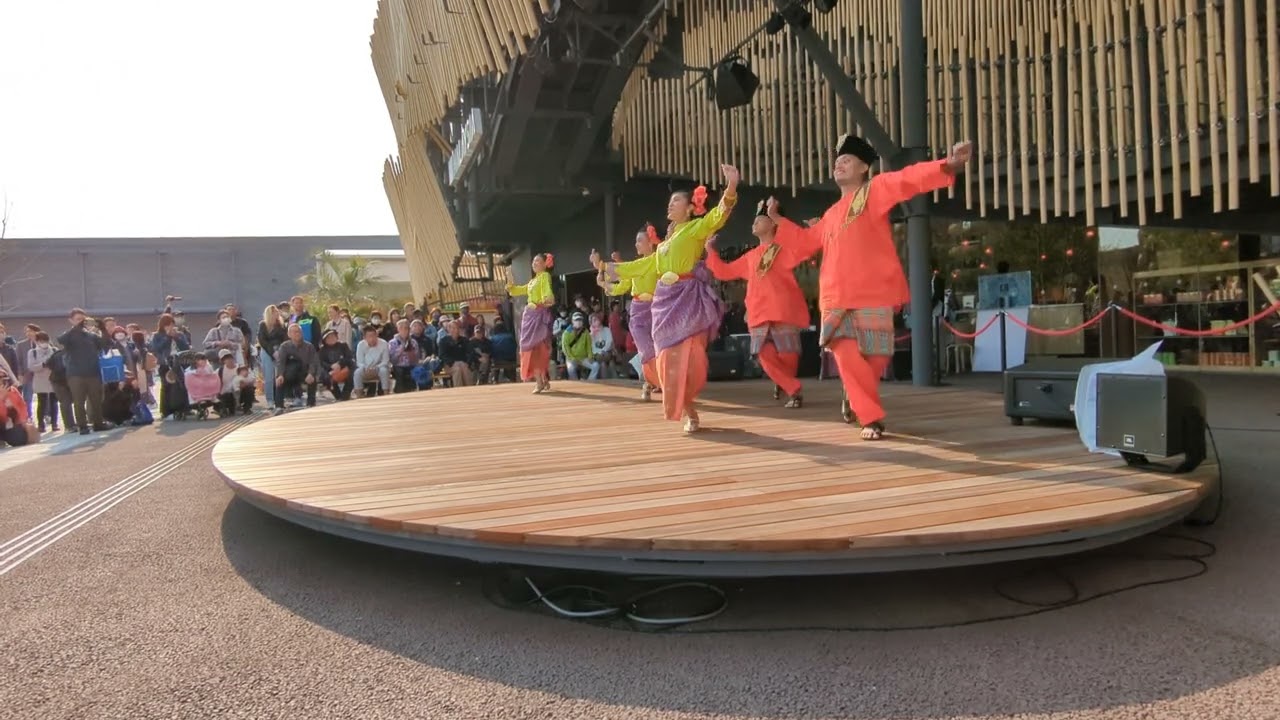 大阪関西万博2025　マレーシア館の野外ステージ