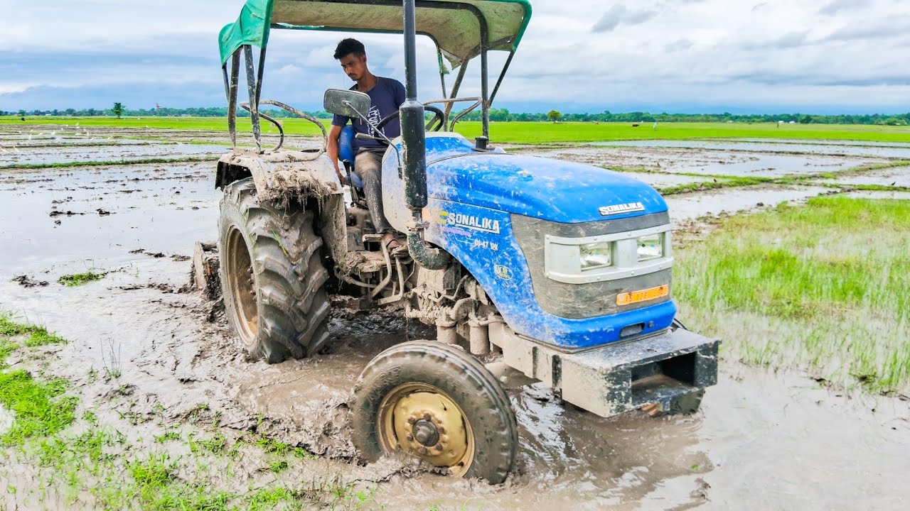 Sonalika DI-47 RX Tractor Puddling Mud With Shaktiman Rotavator | Tractor Rotavator
