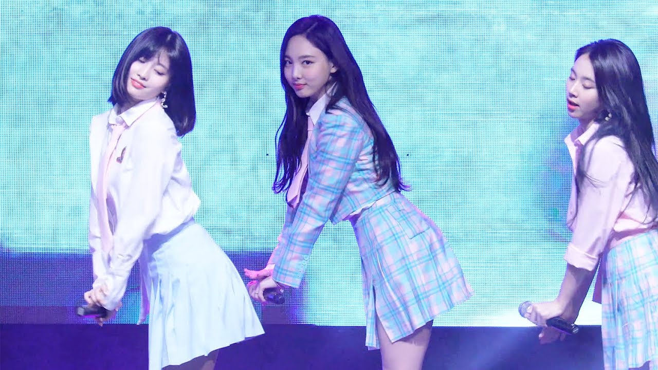 180515 트와이스(TWICE) - Likey (나연 직캠) Nayeon Focus [건국대 축제] 4K 직캠 by 비몽