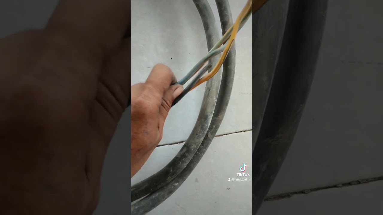 Berat tembaga pada kabel engkel jumbo