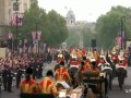 Cortejo com William e Catherine est a caminho do Palcio de Buckingham