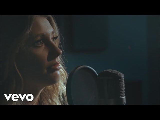 Ella Henderson - Yours (RAK Studio Sessions) class=