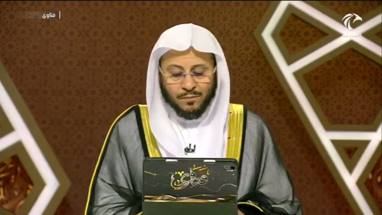 هل تبدأ البنت بلبس الحجاب بمجرد ظهور الحيض؟ | الشيخ عزيز بن فرحان