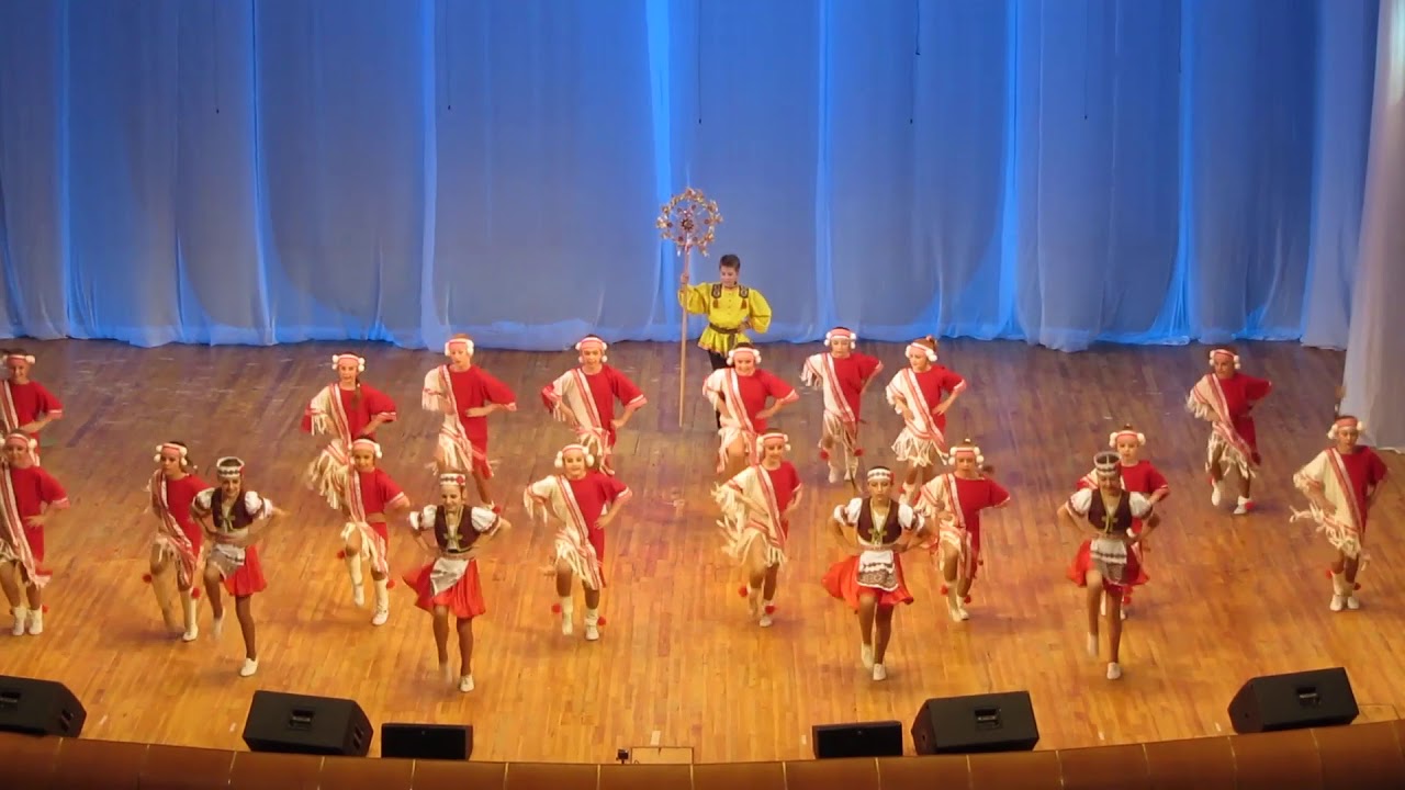 Танец ''Коледа'' 01.06.2017 (улучшен звук)